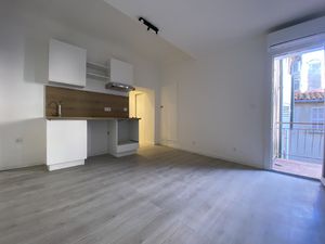 2 PIECES 32M2 ENTIEREMENT RENOVE SOLLIES PONT