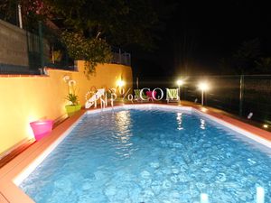 Idéalement située au cœur du village  découvrez cette maison de caractère qui s’étend sur 