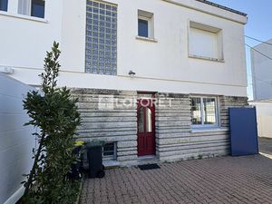 Maison des années 50 à 50 m de la plage avec aperçu mer