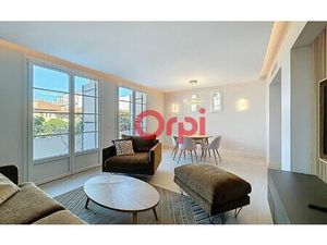 Location maison  88.83 m² T-3 à Saint-Raphaël  2 300 €