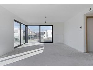 Lichtrijk 2-slpk appartement met riant terras te koop in Roeselare