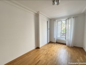 Appartement Paris 3 pièce(s) 55.39 m2