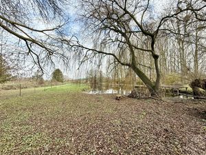 BUNY - ETANG - CHALET - EAU - TERRAIN