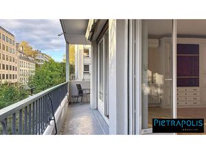 Préfecture T3/4 traversant de 98 m² avec balcons et possible g