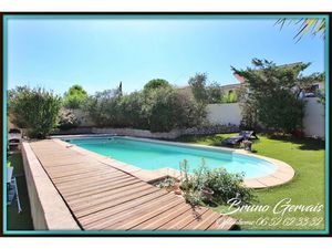 Charmante Villa de 140m2 avec grand séjour  studio indépendant et piscine proche étang et 