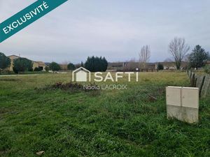 Terrain de 1410 m² borné  coffret électrique et CU ok  à faire eau et tout égout.