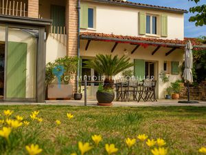 Maison 10pièce(s) 4chambre(s) 200 m² Alès (30100)