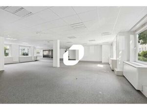 A LOUER  SURFACES RDC + JARDIN