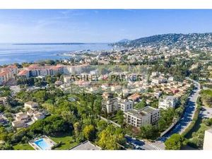 Appartement de luxe 2 chambres en vente à Antibes  France