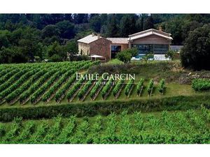 Maison de luxe de 12 pièces en location à Uzès  Occitanie