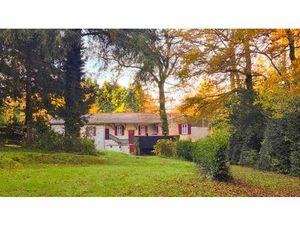 Charmante propriété en pierre avec 8 appartements près du lac du Lampy