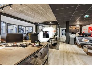 A LOUER  BUREAUX RENOVES PRETS A L'EMPLOI