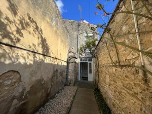 Immeuble de 145m2 pour investir à Tonnay-Charente