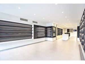 Commercieel te koop in Veurne