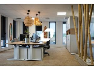 A VENDRE  BUREAUX NEUFS