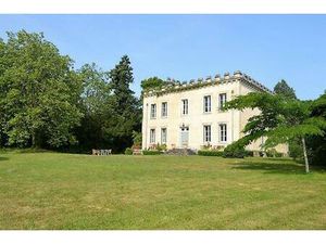 Château Historique  +1ha  Piscine  Environnement Calme - Confolens