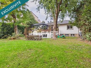 Maison familiale 208 m²  sous-sol aménagé  jardin arboré et prestations rares à Viry-Châti