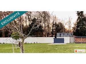 953 m2 constructible  borné   semi viabilisé