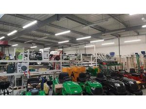 A VENDRE - LOCAL D'ACTIVITÉS DE 1 000 M² - PROCHE BLAYE