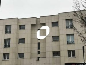 A LOUER  PROXIMITE GARE GRANDE CEINTURE