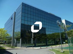 A LOUER  BUREAUX RENOVES AVEC TERRASSE