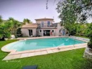 Maison contemporaine 6 pièces avec piscine sans vis-à-vis  studio & appartement indépendan