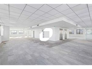 A LOUER  IMMEUBLE RENOVE AVEC SERVICES DE STANDING