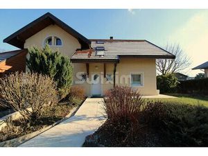 Maison T7 de 165 m² avec studio et T1 bis indépendants  stationnements et carport