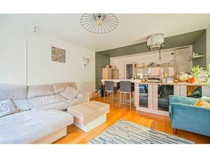 Location appartement  60.67 m² T-3 à Clichy  1 899 €