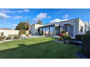 Vente maison 5 pièces  148.00m²  La Jarrie