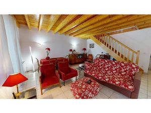 Maison de village de 110 m² avec garage.