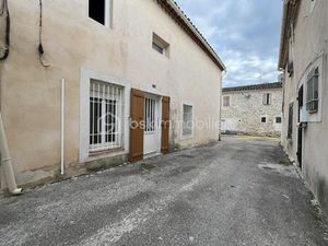 Maison de village de 75 m² à Jonquieres-Saint-Vincent