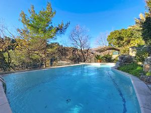 EXCLUSIVITE - VENCE - PROCHE CENTRE VILLE - VILLA 8 PIECES