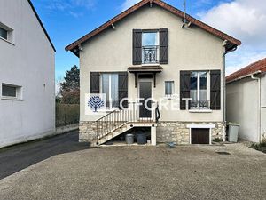 Maison sur 3 niveaux avec un sous sol - Fort potentiel - Centre Saint-Nom