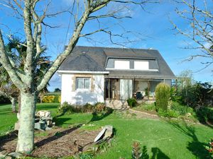 MAISON 182M2 AVEC 6 CHAMBRES ET VERANDA.