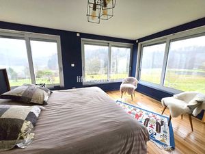 Propriété de caractère sur plus de 2 hectares avec étang à