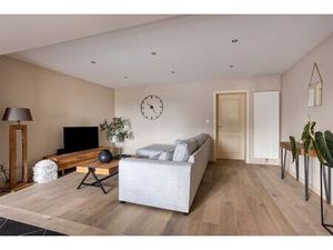 Appartement met terras en garage