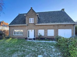Statige villa met 4 slaapkamers en bureau