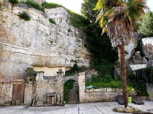 Vente immeuble 7 pièces  255.00m²  Saintes