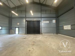 Location Local commercial 300m² SAI 61200