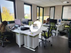 A LOUER  SURFACE DE BUREAUX PROXIMITE TRAM 13