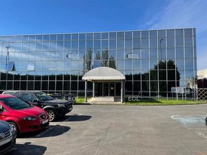 A louer - bâtiment d'activité/entrepôt avec bureaux de 5 500 m² environ