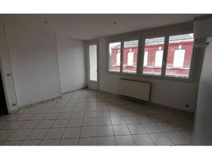 Location appartement  m² T-4 à Saint-Quentin  805 €