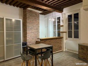 Vieux lyon saint-jean  50m² en duplex calme sur cour