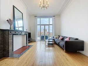 Lumineux duplex avec terrasse proche du quartier européen