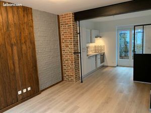 Agréable T2 avec petite cour  RDC Lille Fives