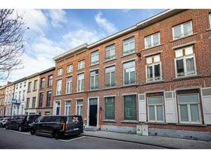 Prachtig gerenoveerde en energiezuinige neoclassicistisch...