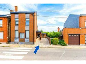 Agréable bungalow avec vaste jardin et emplac. de parking !