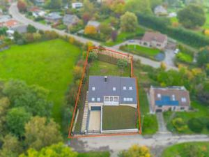 Saive - Villa avec piscine intérieure  jardin et grand garag