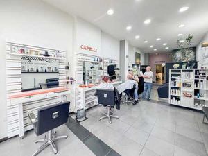 DELFIMMO - RDC COMMERCIAL + 3 APPARTEMENTS !